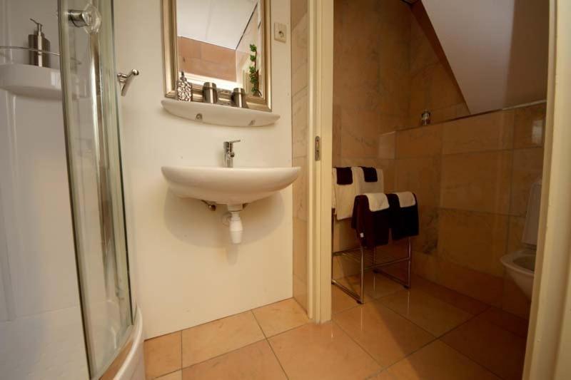 De Zilveren Karper IJsselmuiden 部屋 写真